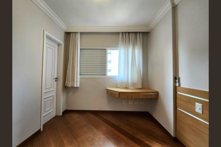 Apartamento à venda com 190m², 3 quartos e 3 vagas Apartamento à venda com 190m², 3 quartos e 3 vagasSuíte 1