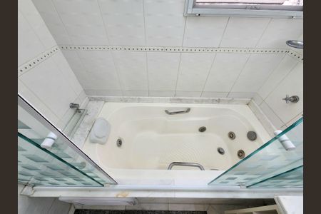 Apartamento à venda com 190m², 3 quartos e 3 vagas Apartamento à venda com 190m², 3 quartos e 3 vagasBanheiro da Suíte 2