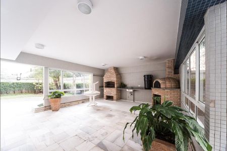 Apartamento à venda com 190m², 3 quartos e 3 vagas Apartamento à venda com 190m², 3 quartos e 3 vagasÁrea comum - Churrasqueira