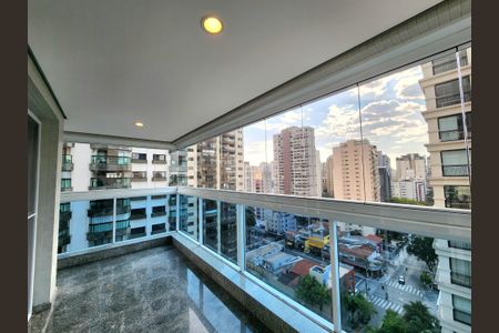 Apartamento à venda com 190m², 3 quartos e 3 vagas Apartamento à venda com 190m², 3 quartos e 3 vagasVaranda da Sala