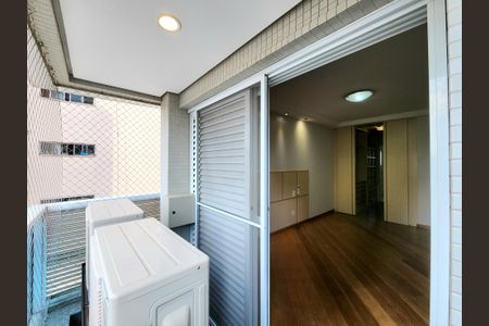 Apartamento à venda com 190m², 3 quartos e 3 vagas Apartamento à venda com 190m², 3 quartos e 3 vagasVaranda da Suíte 2