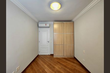 Apartamento à venda com 190m², 3 quartos e 3 vagas Apartamento à venda com 190m², 3 quartos e 3 vagasQuarto 1