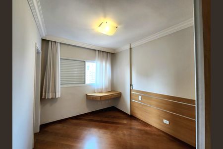 Apartamento à venda com 190m², 3 quartos e 3 vagas Apartamento à venda com 190m², 3 quartos e 3 vagasSuíte 1