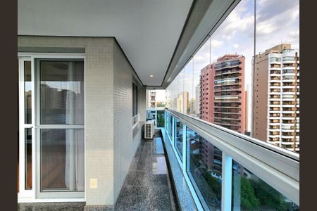 Apartamento à venda com 190m², 3 quartos e 3 vagas Apartamento à venda com 190m², 3 quartos e 3 vagasVaranda da Sala