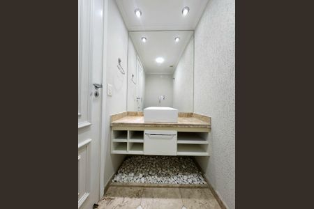 Apartamento à venda com 190m², 3 quartos e 3 vagas Apartamento à venda com 190m², 3 quartos e 3 vagasLavabo