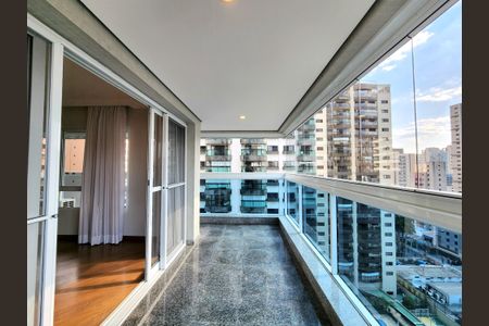 Apartamento à venda com 190m², 3 quartos e 3 vagas Apartamento à venda com 190m², 3 quartos e 3 vagasVaranda da Sala