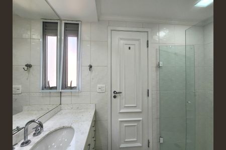 Apartamento à venda com 190m², 3 quartos e 3 vagas Apartamento à venda com 190m², 3 quartos e 3 vagasBanheiro da Suíte 1