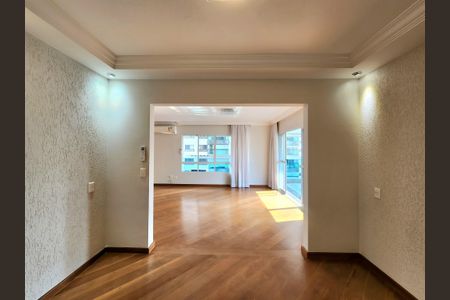Apartamento à venda com 190m², 3 quartos e 3 vagas Apartamento à venda com 190m², 3 quartos e 3 vagasSala