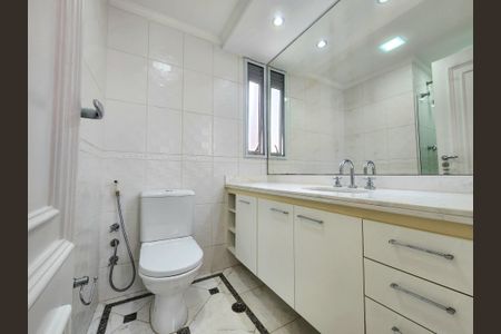 Apartamento à venda com 190m², 3 quartos e 3 vagas Apartamento à venda com 190m², 3 quartos e 3 vagasBanheiro da Suíte 1