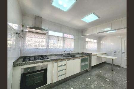 Apartamento à venda com 190m², 3 quartos e 3 vagas Apartamento à venda com 190m², 3 quartos e 3 vagasCozinha