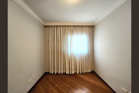 Apartamento à venda com 190m², 3 quartos e 3 vagas Apartamento à venda com 190m², 3 quartos e 3 vagasQuarto 1