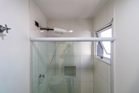 Banheiro de kitnet/studio para alugar com 1 quarto, 25m² em Jardim Peri Peri, São Paulo