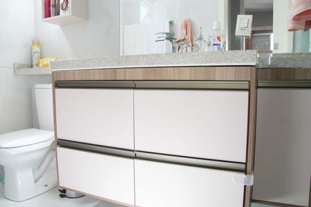 Apartamento à venda com 63m², 2 quartos e 1 vagaBanheiro Social