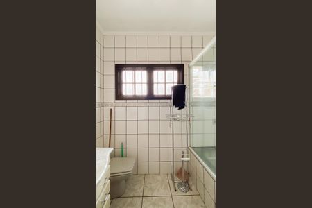 Casa para alugar com 175m², 4 quartos e 6 vagas Casa para alugar com 175m², 4 quartos e 6 vagasBanheiro