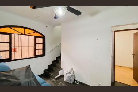 Casa para alugar com 175m², 4 quartos e 6 vagas Casa para alugar com 175m², 4 quartos e 6 vagasSala da casa 2