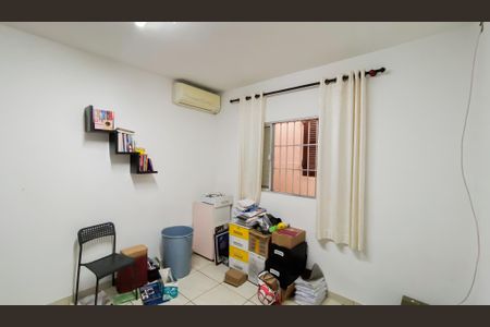 Quarto 1 de casa à venda com 4 quartos, 175m² em Vila Ré, São Paulo
