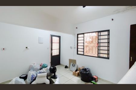 Casa para alugar com 175m², 4 quartos e 6 vagas Casa para alugar com 175m², 4 quartos e 6 vagasSala