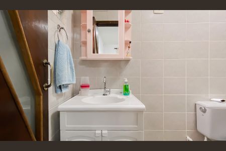 Banheiro de casa à venda com 4 quartos, 175m² em Vila Ré, São Paulo