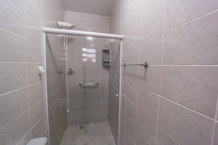 Banheiro do Quarto 1 de casa para alugar com 1 quarto, 175m² em Vila Ré, São Paulo