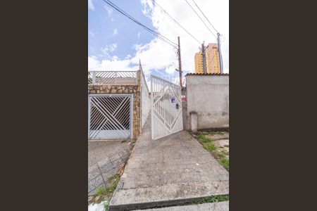 Casa para alugar com 175m², 1 quarto e 3 vagas Casa para alugar com 175m², 1 quarto e 3 vagasFachada