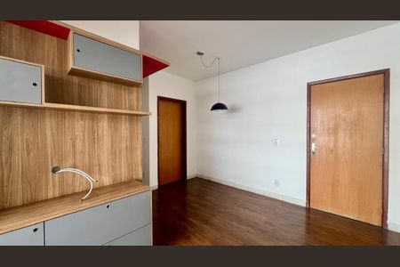 Sala de apartamento para alugar com 2 quartos, 50m² em Horto Florestal, Belo Horizonte