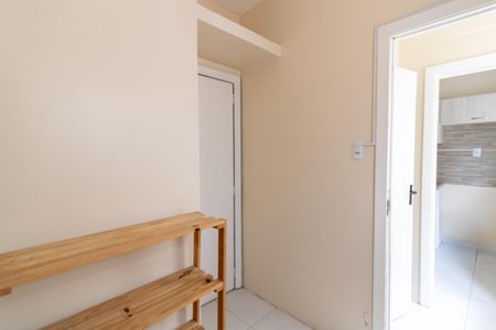 Apartamento à venda com 77m², 2 quartos e sem vaga Apartamento à venda com 77m², 2 quartos e sem vagaQuarto de Serviço