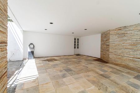 Casa de condomínio para alugar com 400m², 3 quartos e 4 vagas Casa de condomínio para alugar com 400m², 3 quartos e 4 vagasGaragem