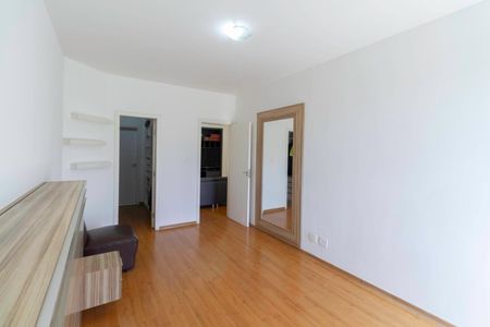 Casa de condomínio para alugar com 400m², 3 quartos e 4 vagas Casa de condomínio para alugar com 400m², 3 quartos e 4 vagasSuíte