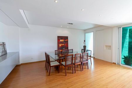 Casa de condomínio para alugar com 400m², 3 quartos e 4 vagas Casa de condomínio para alugar com 400m², 3 quartos e 4 vagasSala 1