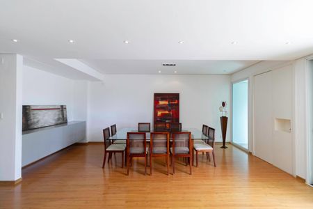 Casa de condomínio para alugar com 400m², 3 quartos e 4 vagas Casa de condomínio para alugar com 400m², 3 quartos e 4 vagasSala 1