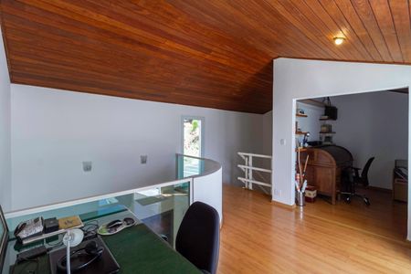 Casa de condomínio para alugar com 400m², 3 quartos e 4 vagas Casa de condomínio para alugar com 400m², 3 quartos e 4 vagasEscritório