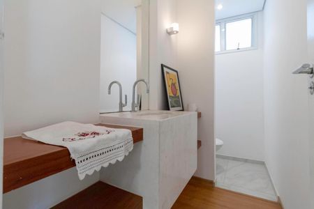 Casa de condomínio para alugar com 400m², 3 quartos e 4 vagas Casa de condomínio para alugar com 400m², 3 quartos e 4 vagasLavabo