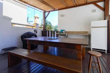 Casa de condomínio para alugar com 400m², 3 quartos e 4 vagas Casa de condomínio para alugar com 400m², 3 quartos e 4 vagasQuintal