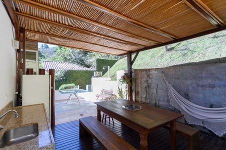 Casa de condomínio para alugar com 400m², 3 quartos e 4 vagas Casa de condomínio para alugar com 400m², 3 quartos e 4 vagasQuintal