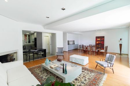 Sala 1 de casa de condomínio para alugar com 3 quartos, 400m² em Vila D’el Rey, Nova Lima