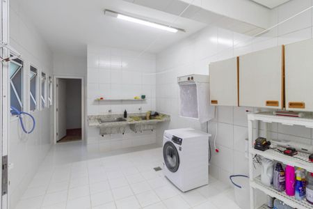 Casa de condomínio para alugar com 400m², 3 quartos e 4 vagas Casa de condomínio para alugar com 400m², 3 quartos e 4 vagasÁrea de serviço