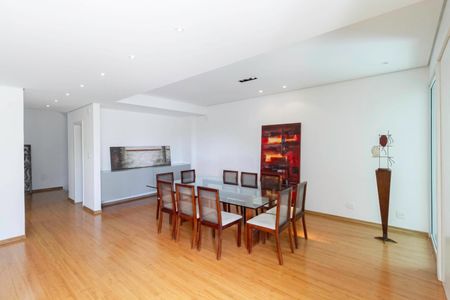 Casa de condomínio para alugar com 400m², 3 quartos e 4 vagas Casa de condomínio para alugar com 400m², 3 quartos e 4 vagasSala 1