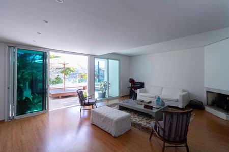 Casa de condomínio para alugar com 400m², 3 quartos e 4 vagas Casa de condomínio para alugar com 400m², 3 quartos e 4 vagasSala 1