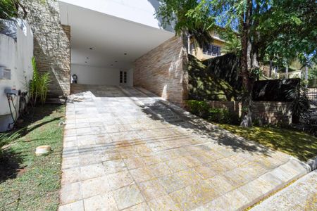 Casa de condomínio para alugar com 400m², 3 quartos e 4 vagas Casa de condomínio para alugar com 400m², 3 quartos e 4 vagasGaragem