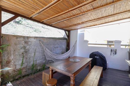 Casa de condomínio para alugar com 400m², 3 quartos e 4 vagas Casa de condomínio para alugar com 400m², 3 quartos e 4 vagasQuintal