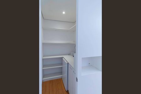 Casa de condomínio para alugar com 400m², 3 quartos e 4 vagas Casa de condomínio para alugar com 400m², 3 quartos e 4 vagasSala 1