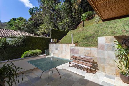 Casa de condomínio para alugar com 400m², 3 quartos e 4 vagas Casa de condomínio para alugar com 400m², 3 quartos e 4 vagasQuintal