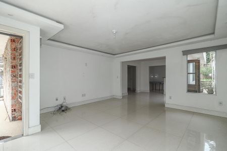Sala de casa à venda com 3 quartos, 150m² em Chácara das Pedras, Porto Alegre