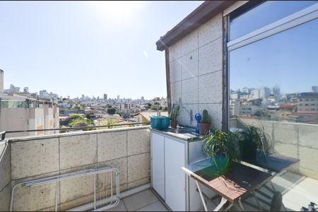 Apartamento à venda com 110m², 2 quartos e 1 vaga Apartamento à venda com 110m², 2 quartos e 1 vagaVaranda do 2° piso