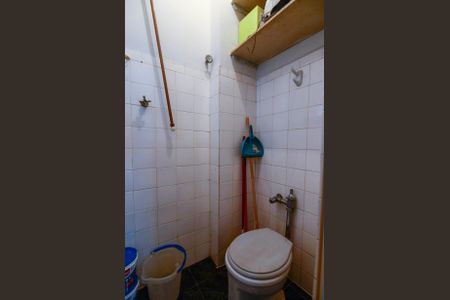 Apartamento à venda com 45m², 1 quarto e sem vaga Apartamento à venda com 45m², 1 quarto e sem vagaBanheiro de Serviço