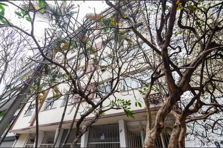 Apartamento à venda com 45m², 1 quarto e sem vaga Apartamento à venda com 45m², 1 quarto e sem vagaFachada