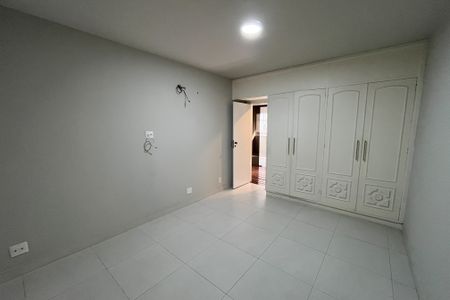 Casa à venda com 565m², 7 quartos e 3 vagasQuarto 2