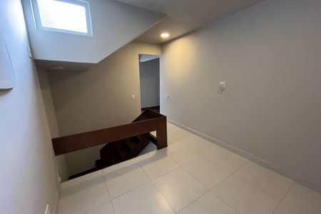 Casa à venda com 565m², 7 quartos e 3 vagasHall da escada