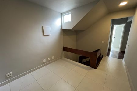 Casa à venda com 565m², 7 quartos e 3 vagasHall da escada