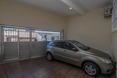 Casa à venda com 280m², 4 quartos e 2 vagas Casa à venda com 280m², 4 quartos e 2 vagasGaragem